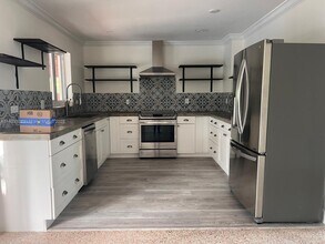 9770 SW 77th Terrace in Miami, FL - Building Photo - Building Photo