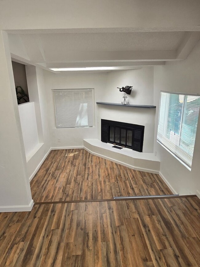 1040 Columbia Dr NE in Albuquerque, NM - Building Photo - Building Photo