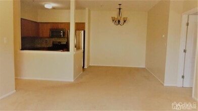 927 Del Negro Ct in South Plainfield, NJ - Building Photo - Building Photo