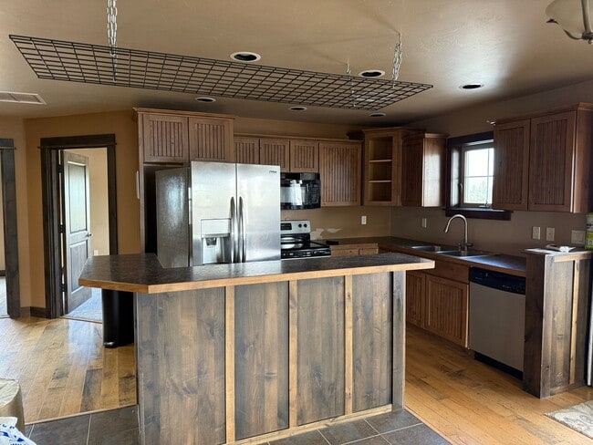 property at 33 Elk Bugle Ct