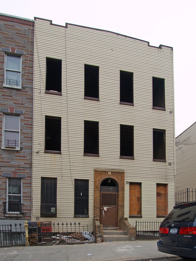 242 Troutman St in Brooklyn, NY - Building Photo - Building Photo