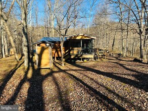 8 Dewdrop Ln in Great Cacapon, WV - Building Photo - Building Photo