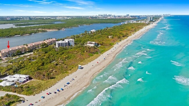 4030 N Ocean Dr in Hollywood, FL - Building Photo - Building Photo