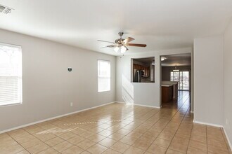 17746 W Red Bird Rd in Surprise, AZ - Foto de edificio - Building Photo