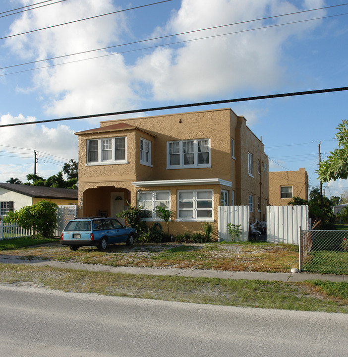 304 SW 20th St in Fort Lauderdale, FL - Building Photo