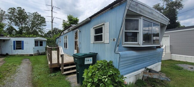 1014 Willow Street Pike in Lancaster, PA - Building Photo - Building Photo