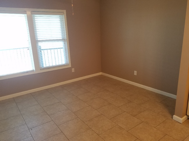 1920 Parkwild Dr in Council Bluffs, IA - Building Photo - Building Photo