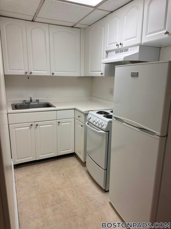 62 Boylston St, Unit 508 in Boston, MA - Building Photo - Building Photo