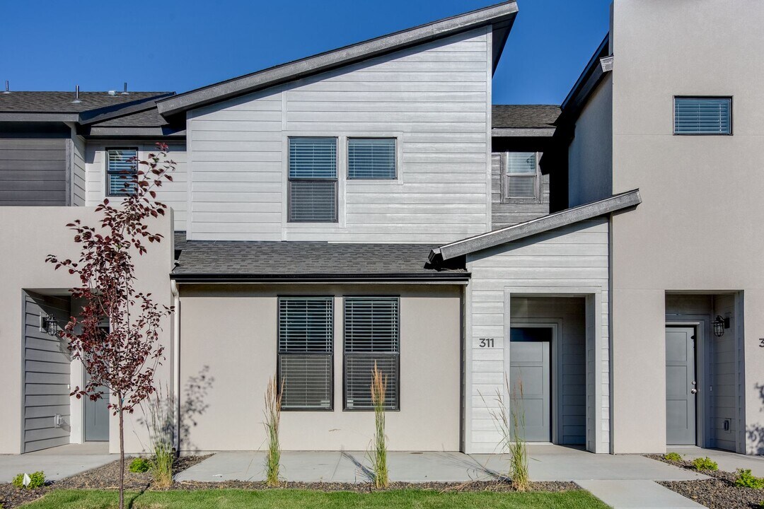 284 S Echo Cyn Ave in Meridian, ID - Building Photo