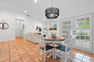 2542 Bedford Mews Dr in Wellington, FL - Building Photo - Building Photo