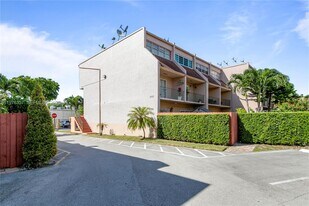 840 SW 105th Ave in Miami, FL - Building Photo