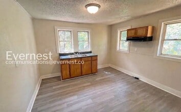 218 73rd St N in Birmingham, AL - Foto de edificio - Building Photo