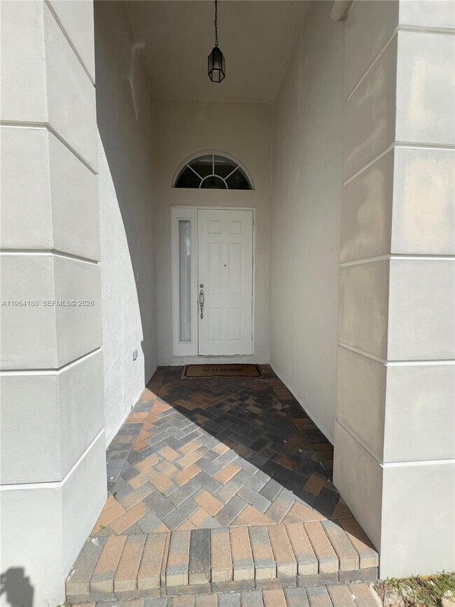 11177 NW 79th Ln in Doral, FL - Building Photo - Building Photo