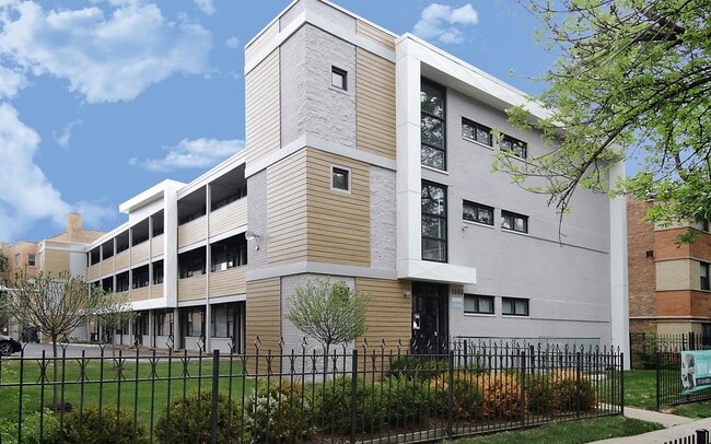 property at 1666 W Pratt Blvd