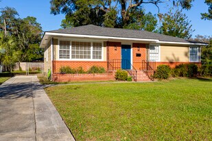 1532 E 53rd St in Savannah, GA - Building Photo