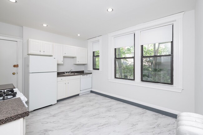 16 Elko St, Unit 10 in Boston, MA - Building Photo - Building Photo