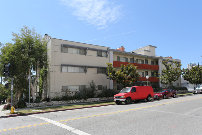 10400 Ashton Ave in Los Angeles, CA - Building Photo - Primary Photo