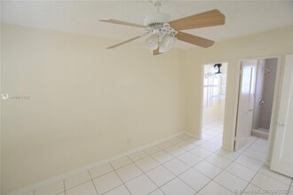 211 Sunrise Ave-Unit -2 in Lantana, FL - Building Photo - Building Photo