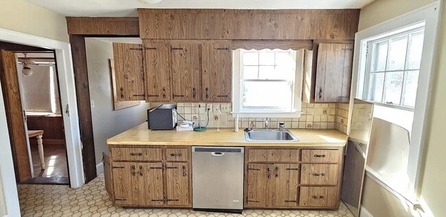 property at 1024 N Main St