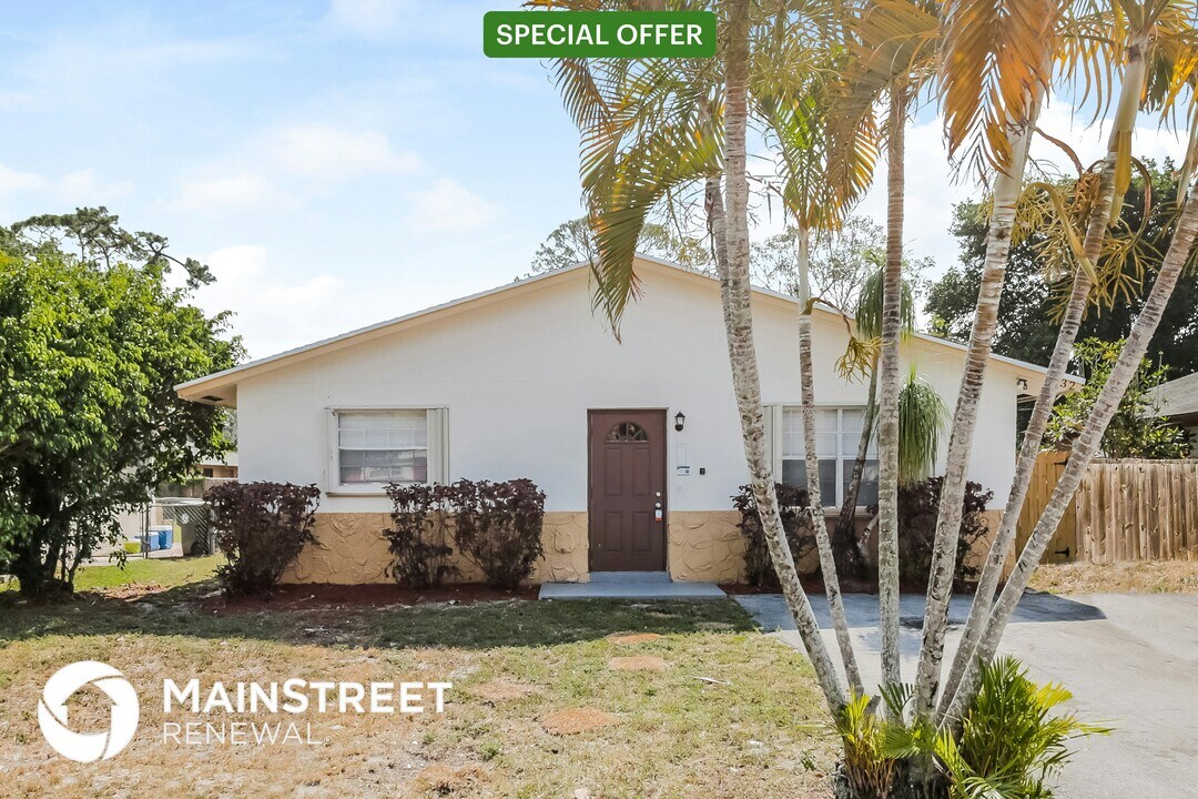 432 Perry Ave in Greenacres, FL - Building Photo