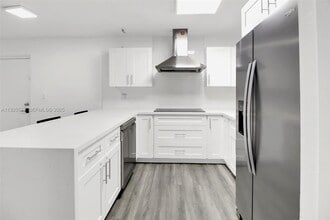 870 SW 129th Pl in Miami, FL - Building Photo - Building Photo