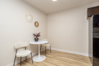 Parkview Apartments in Sioux Falls, SD - Building Photo - Interior Photo