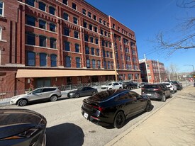 200 Main St, Unit Apt 602 in Kansas City, MO - Building Photo
