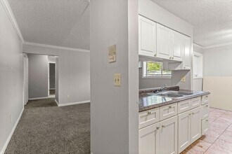 21620 Hillside Dr in Clinton Township, MI - Building Photo - Building Photo