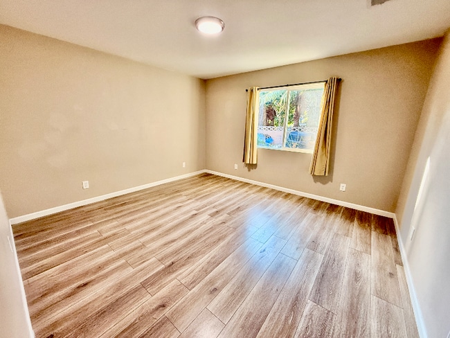 property at 723 S Macduff St