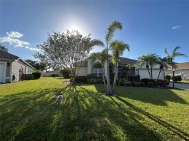 7448 39th Ct E in Sarasota, FL - Building Photo