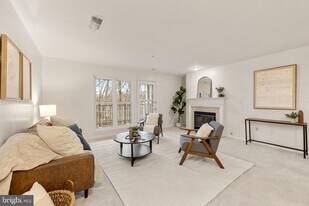 6111 Wigmore Ln in Alexandria, VA - Building Photo