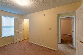 Jac Lyn Apartments in Moultrie, GA - Building Photo - Interior Photo