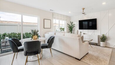 7482 Fig Grv Ln in Riverside, CA - Building Photo - Building Photo