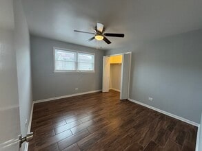 5484 W Higgins Ave in Chicago, IL - Building Photo - Building Photo