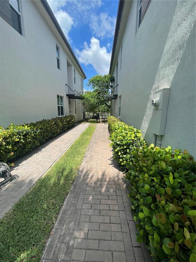 9019 Kingsmoor Wy in Wellington, FL - Building Photo - Building Photo