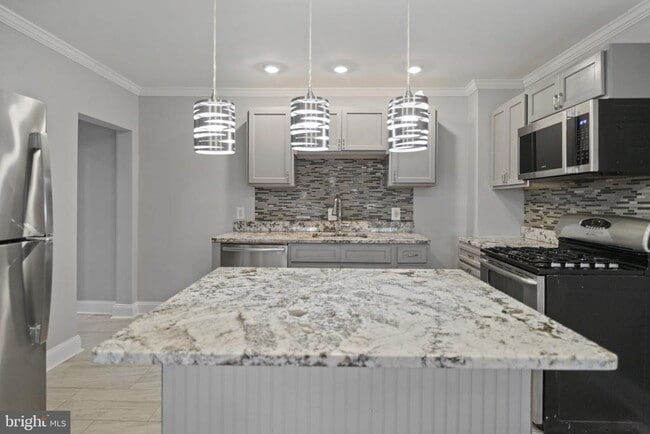 1838 E Pratt St in Baltimore, MD - Building Photo - Building Photo