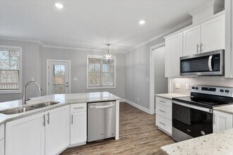 54 Summerglow Ct in Clayton, NC - Building Photo - Building Photo