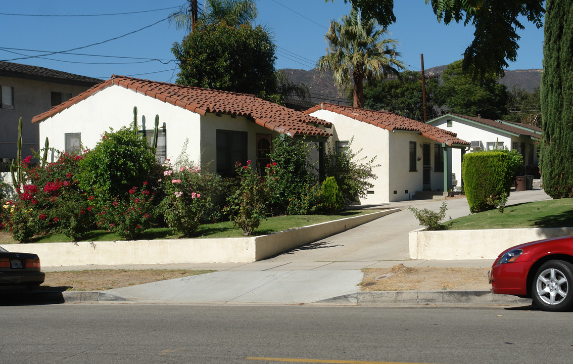 3827 Park Pl in Montrose, CA - Building Photo