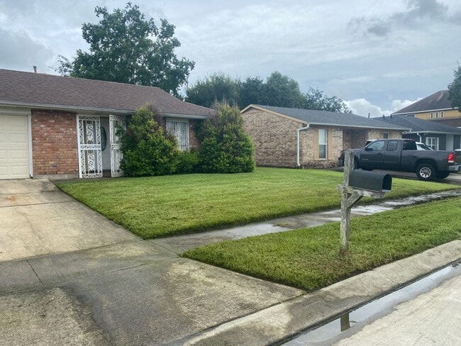 property at 5411 Edenboro Rd