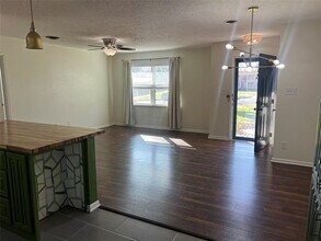 7720 Gaston Ave in Fort Worth, TX - Building Photo - Building Photo