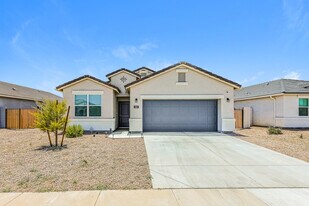 1867 W Broadway Ave in Coolidge, AZ - Building Photo