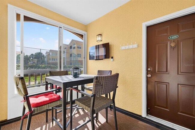 10764 70th Ave N in Seminole, FL - Foto de edificio - Building Photo