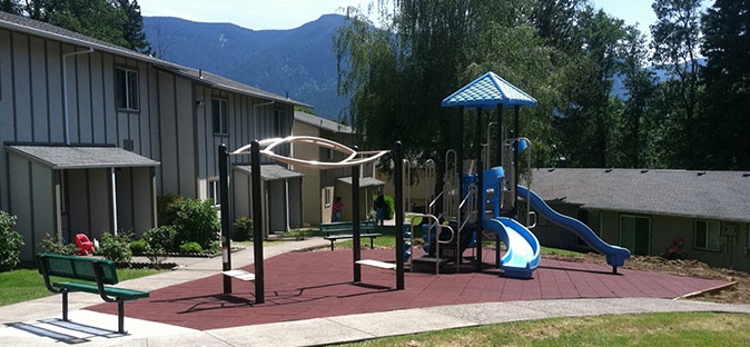 Rock Creek Terrace in Stevenson, WA - Building Photo