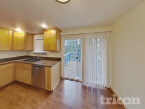 8810 35th St W in University Place, WA - Building Photo - Building Photo