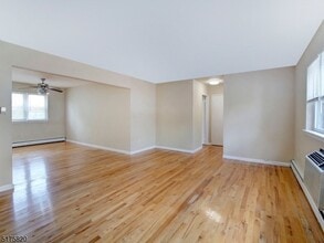 2467 NJ-10 in Morris Plains, NJ - Building Photo - Building Photo