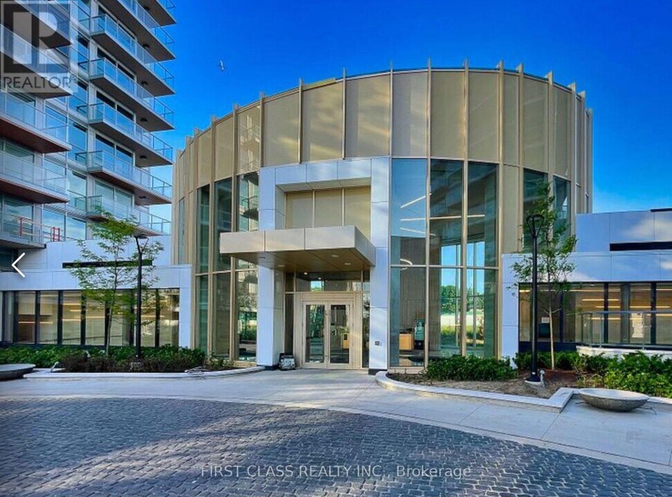 25-1725 McMahon Dr in Toronto, ON - Building Photo