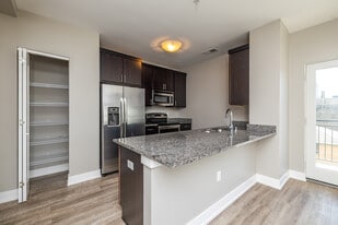 Flats 1809 in Milwaukee, WI - Building Photo