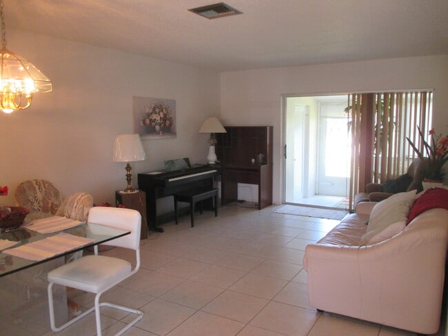 2715 Emory C Dr in West Palm Beach, FL - Building Photo - Building Photo