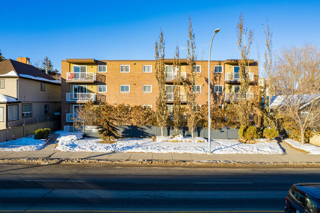 Bankview Terrace in Calgary, AB - Building Photo - Building Photo