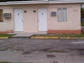5731 Flagler St in Hollywood, FL - Building Photo
